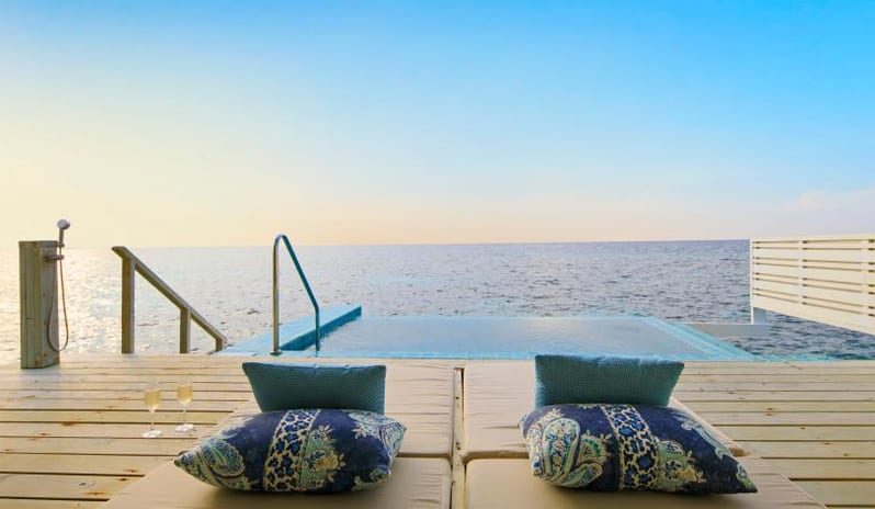 Centara Grand Island Maldives - Club Sunset Overwater Pool Villa
